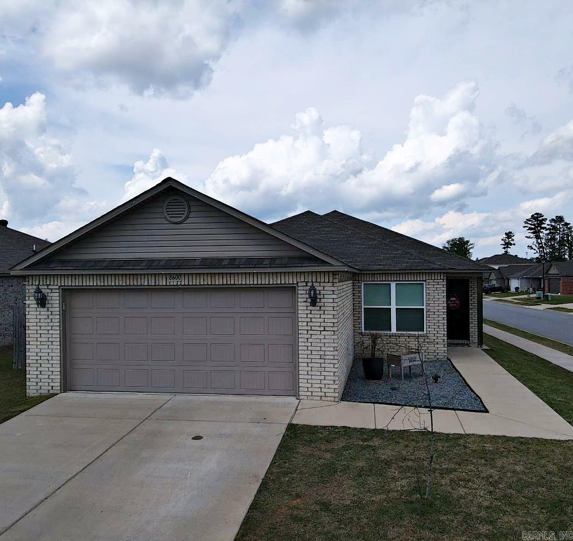 Property Photo: 8600 Northwood Creek Drive AR 72113