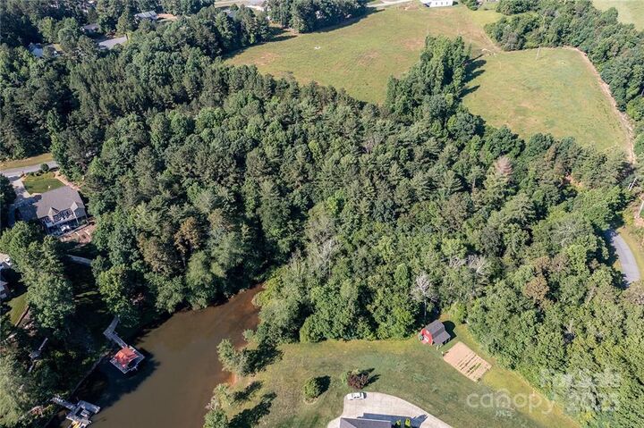 Property Photo: 4852 Rio De Luna Drive 31,32, &Amp 33 NC 28601