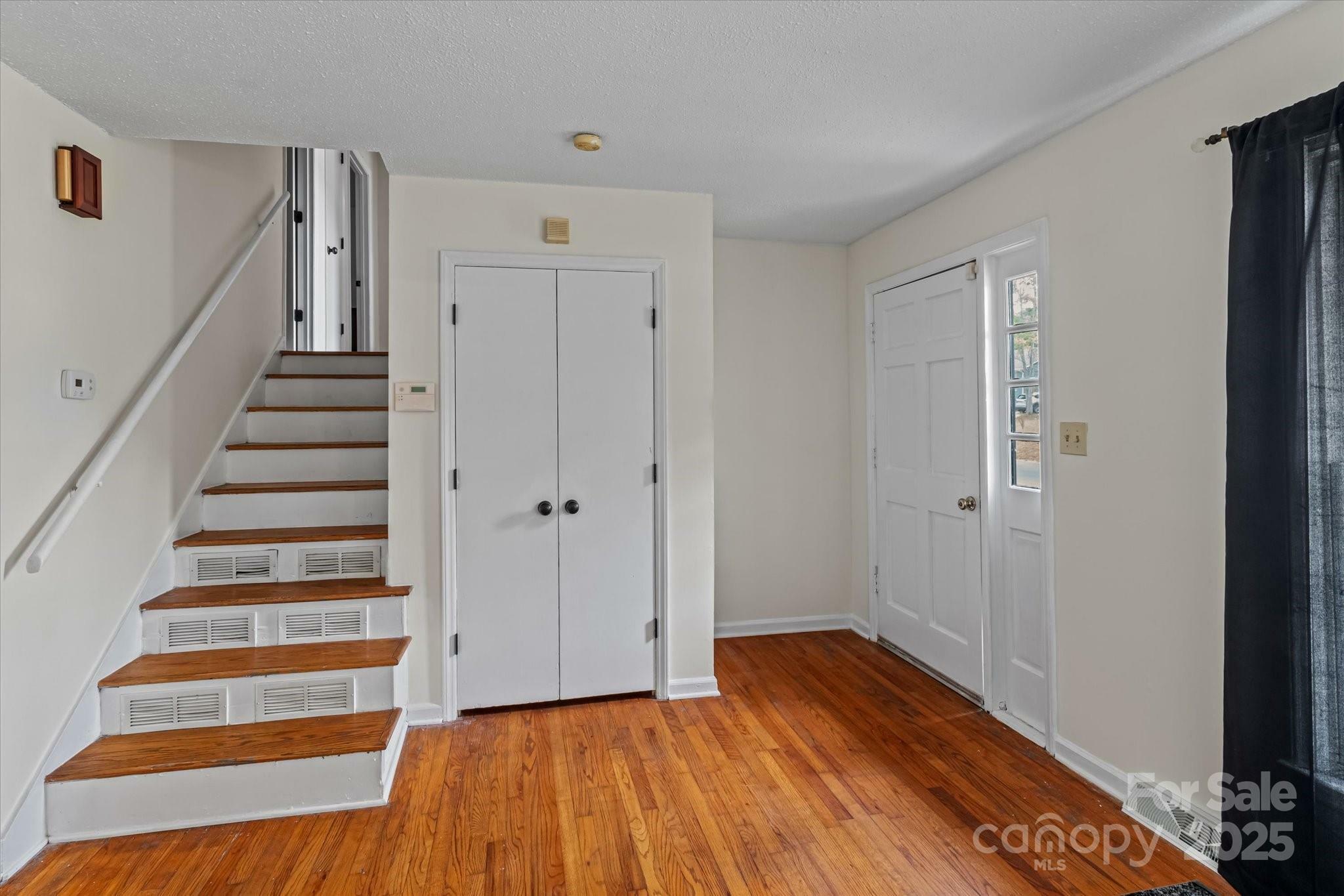 Property Photo:  6443 Eaglecrest Road  NC 28212 