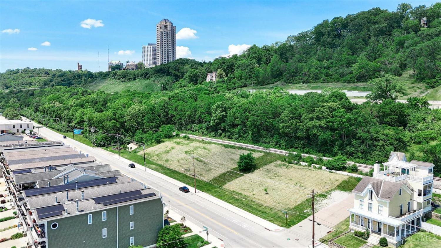 Property Photo: 1922 Riverside Drive OH 45202
