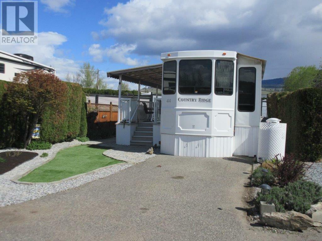 Property Photo: 415 Commonwealth Road 44 BC V4V 1P4