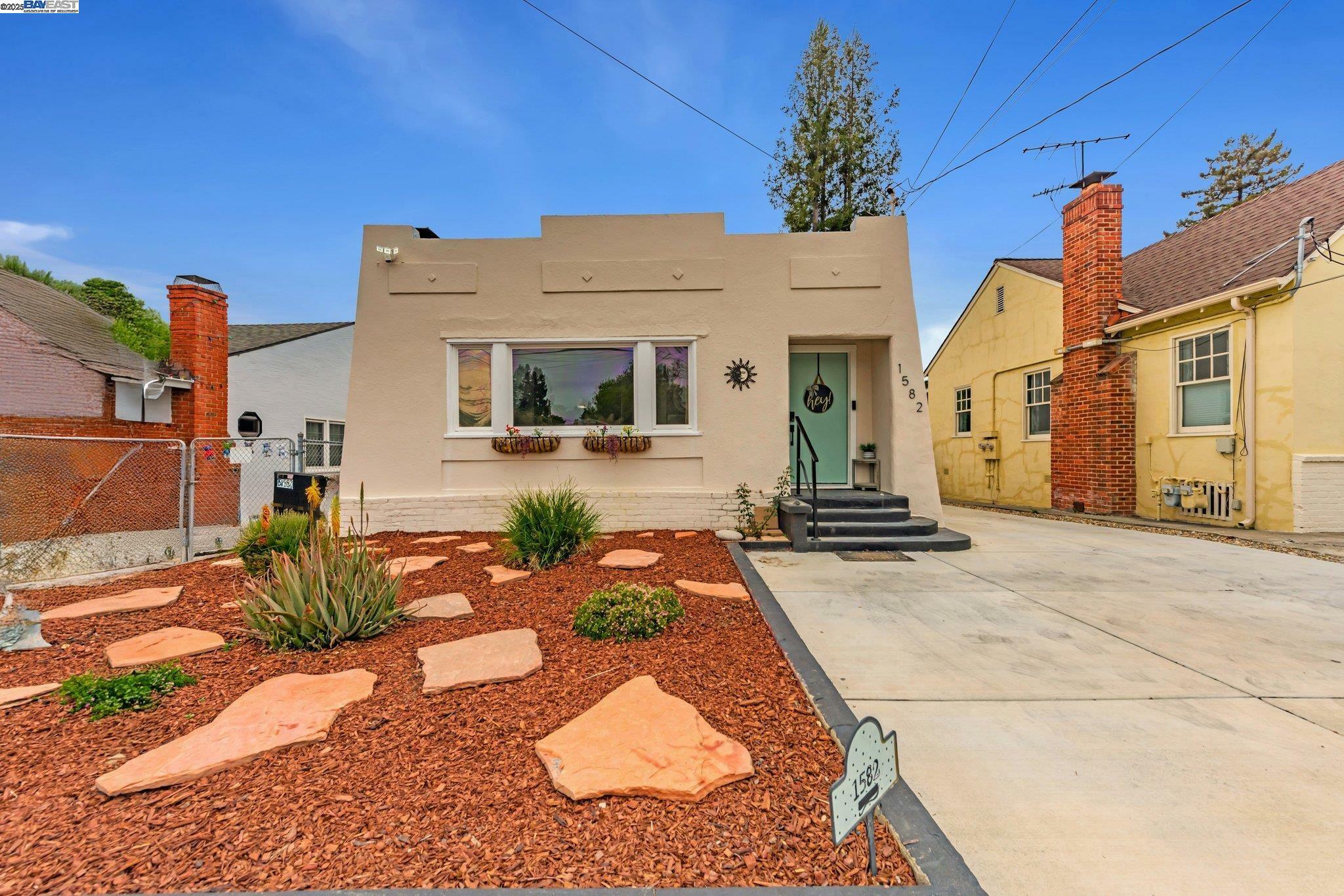 Property Photo: 1582 D Street CA 94541