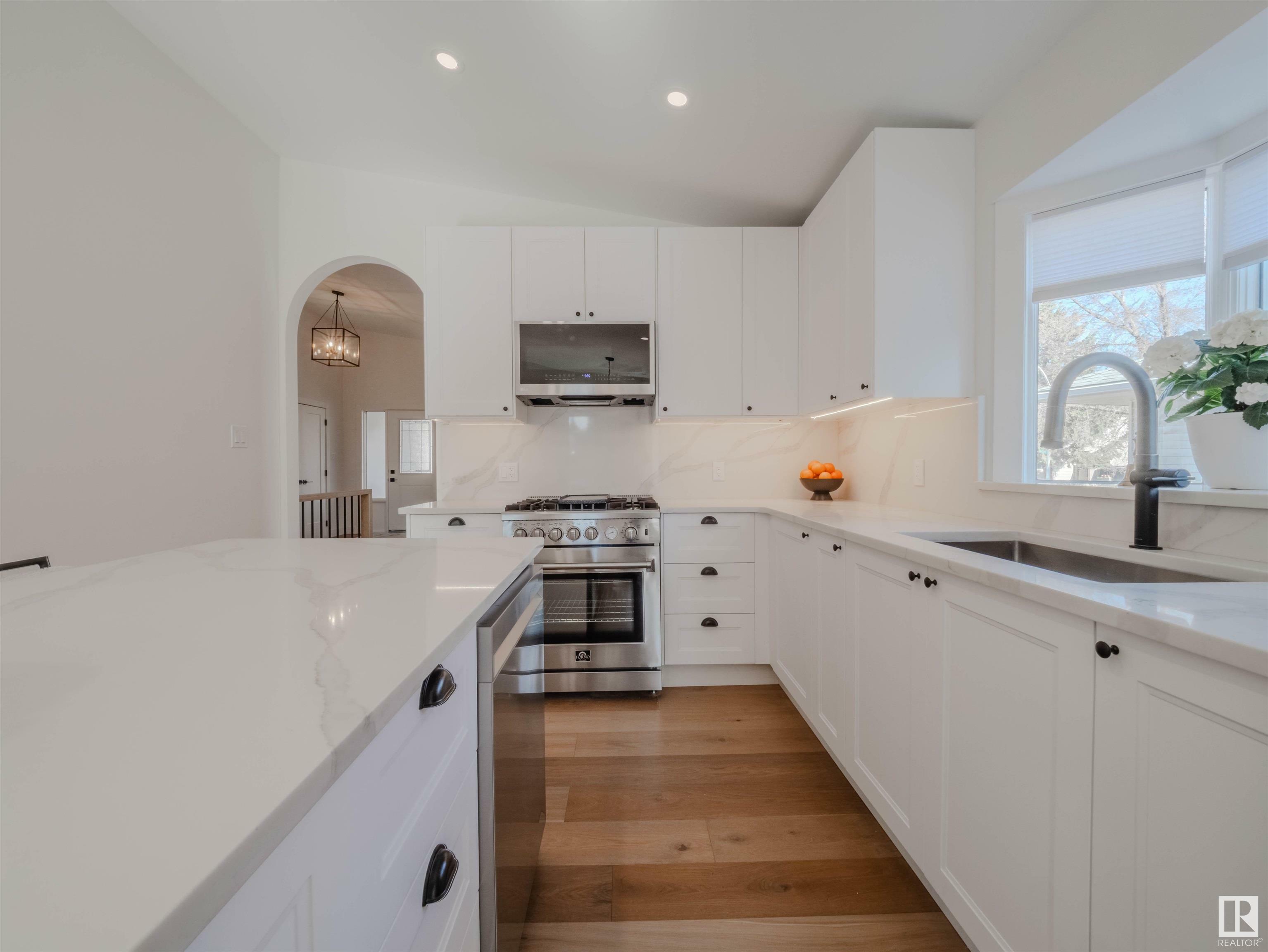 Photo de la propriété: 261 Heagle Crescent NW AB T6R 1W2