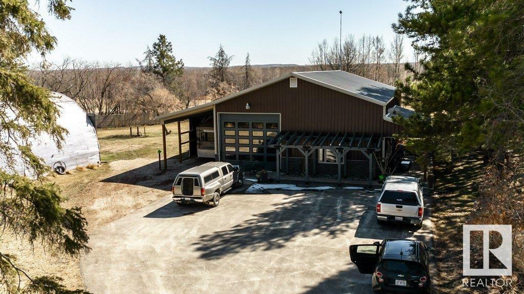 Property Photo: 48003 Rge Rd 60 AB T0C 0P0