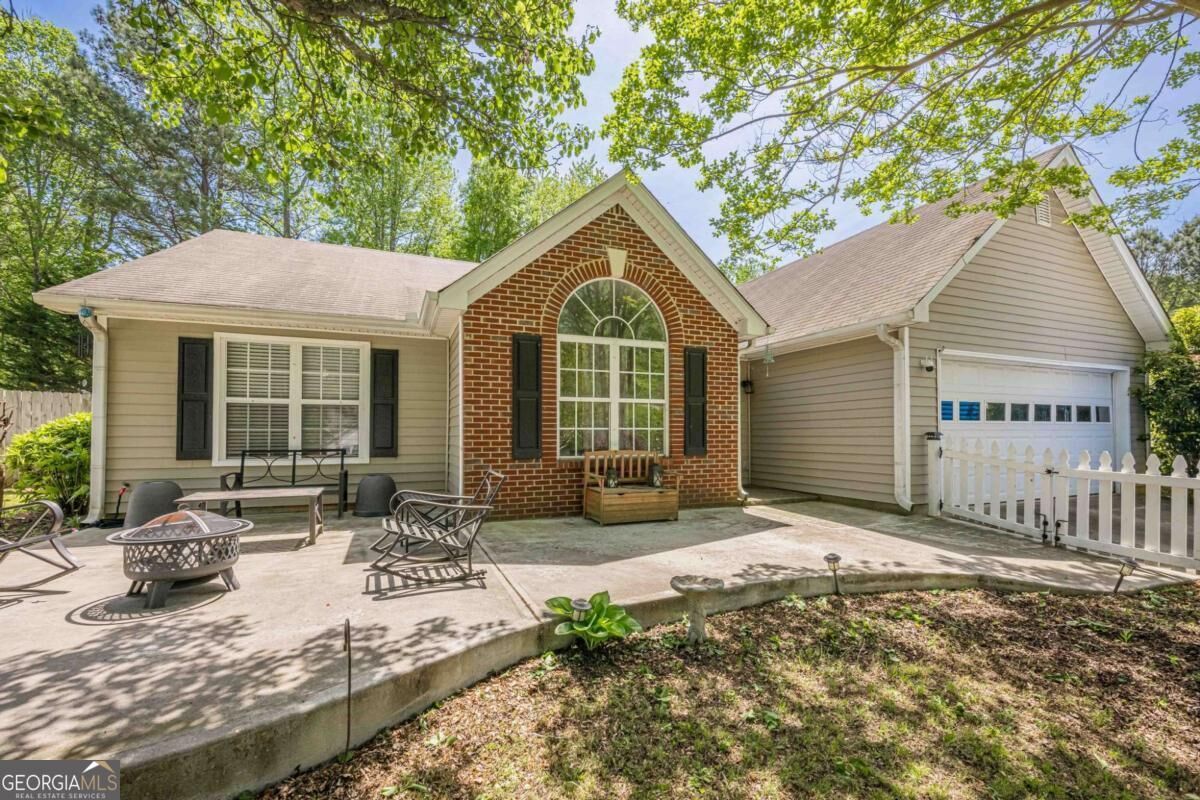 Property Photo: 5045 Edinborough Place GA 30518