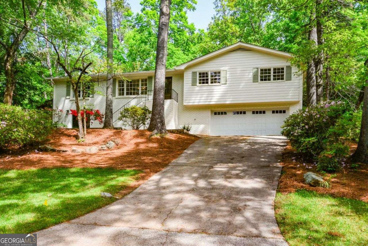Property Photo: 2840 Wendy Lane GA 30062