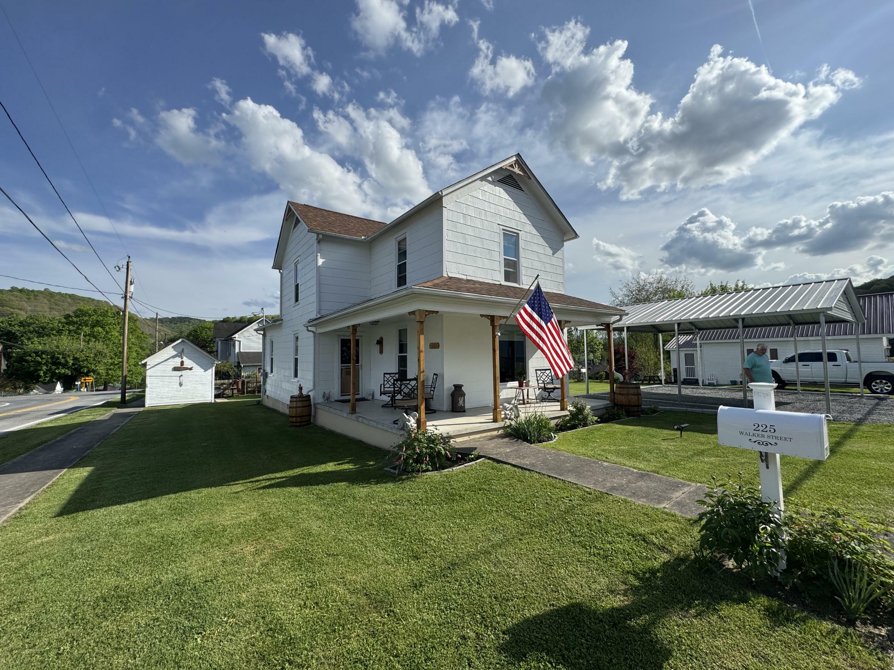 Property Photo: 225 Walker Street WV 24970