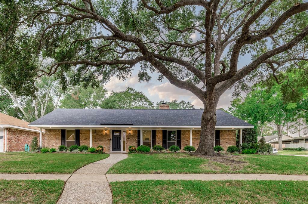 Property Photo: 1010 Thornton Road TX 77018
