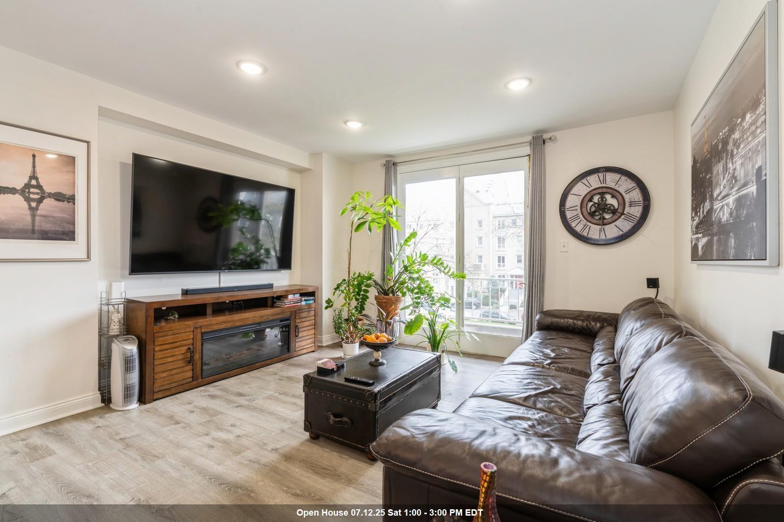 101 Shearwater Ct East 28  Jc, Greenville NJ 07305 photo