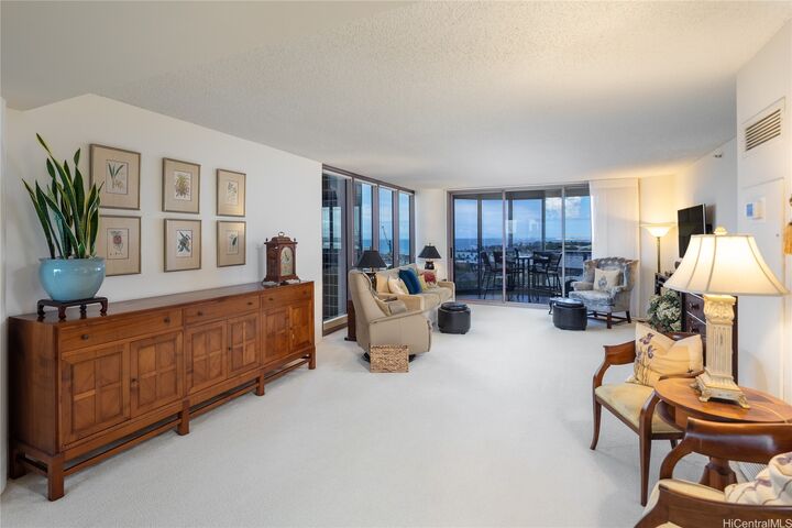 Property Photo:  425 South Street 1401  HI 96813 