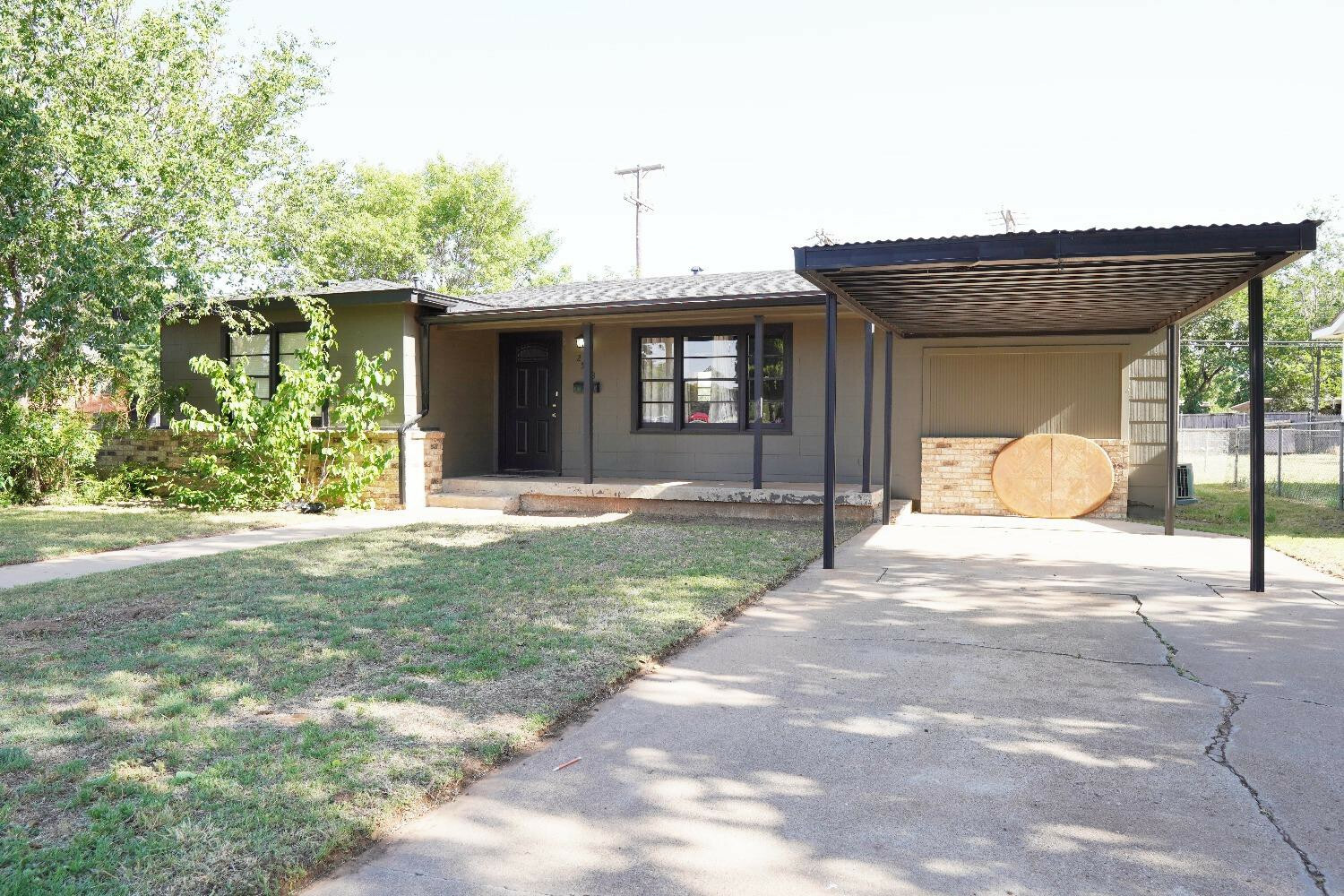Property Photo: 2503 44th Street TX 79413