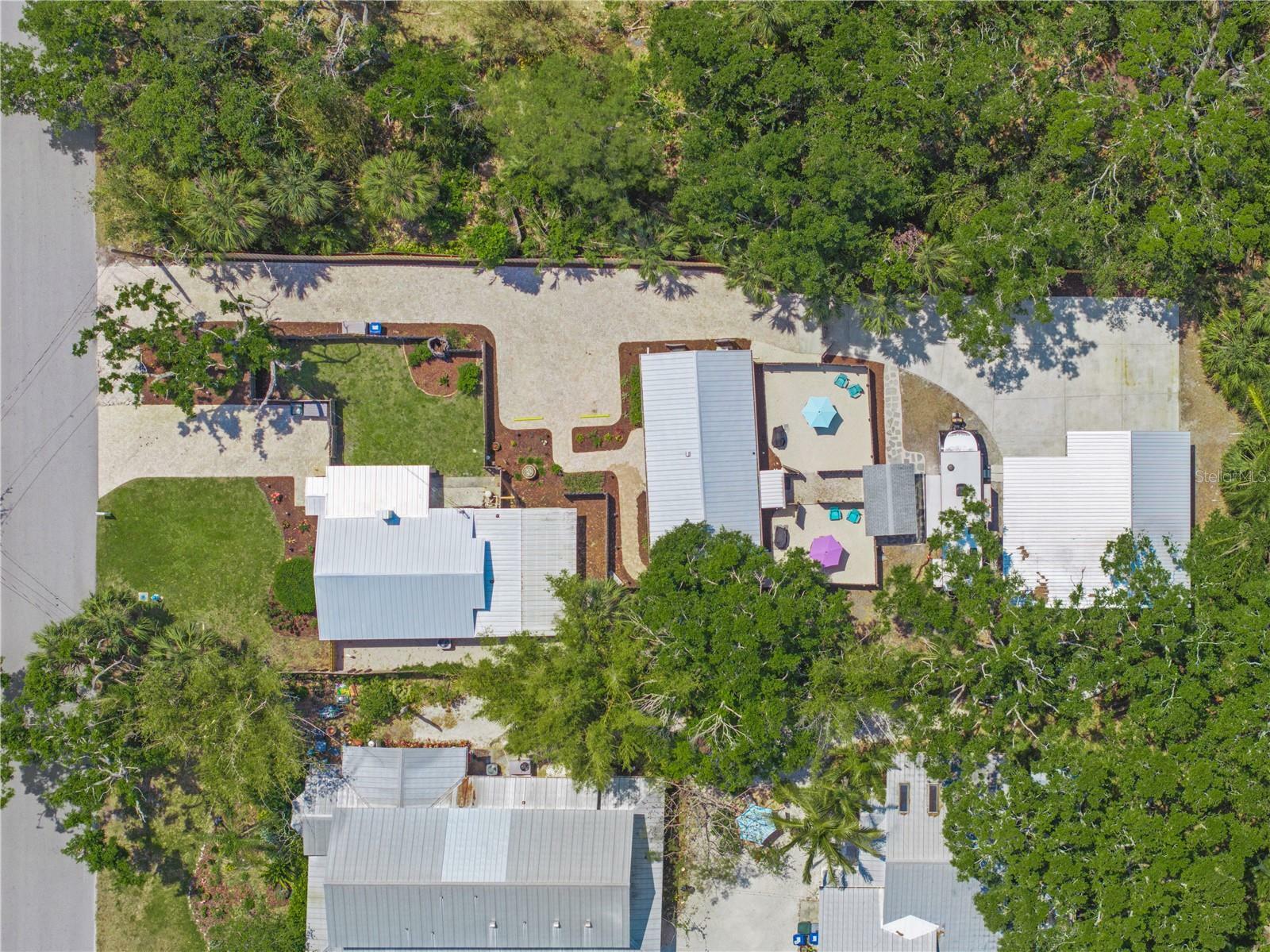 Property Photo: 2537 Ashton Road FL 34231