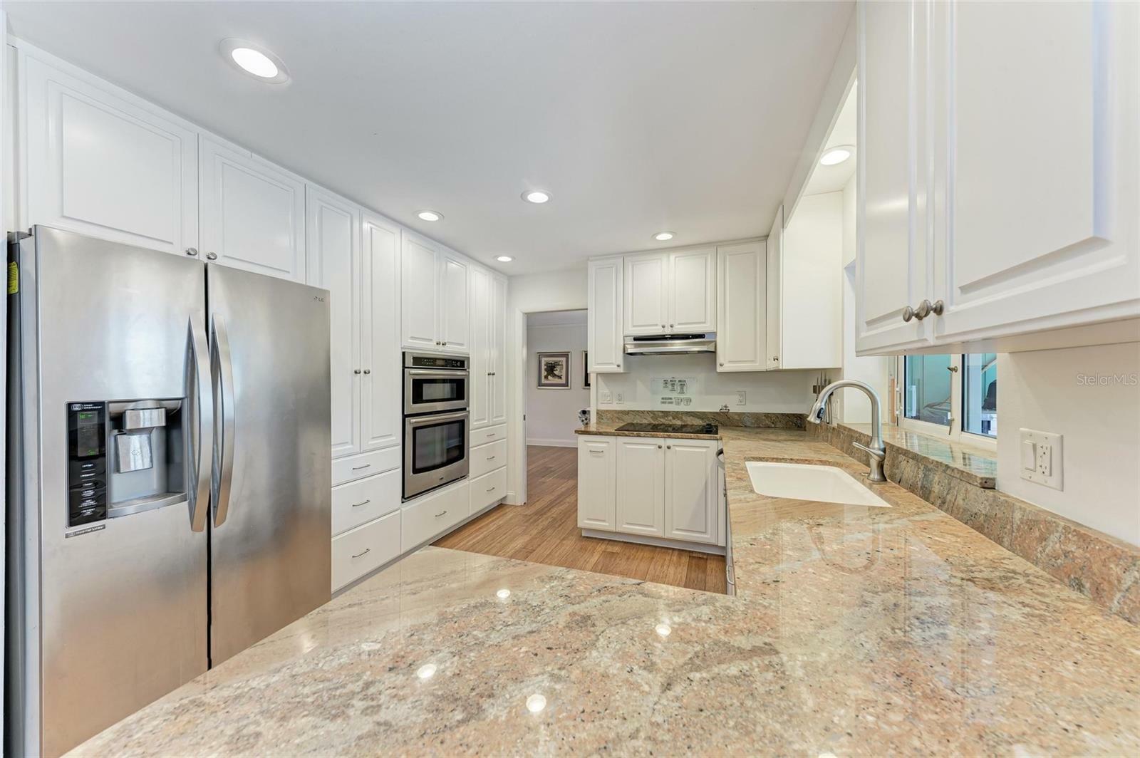 Property Photo: 3336 Pembrook Drive FL 34239