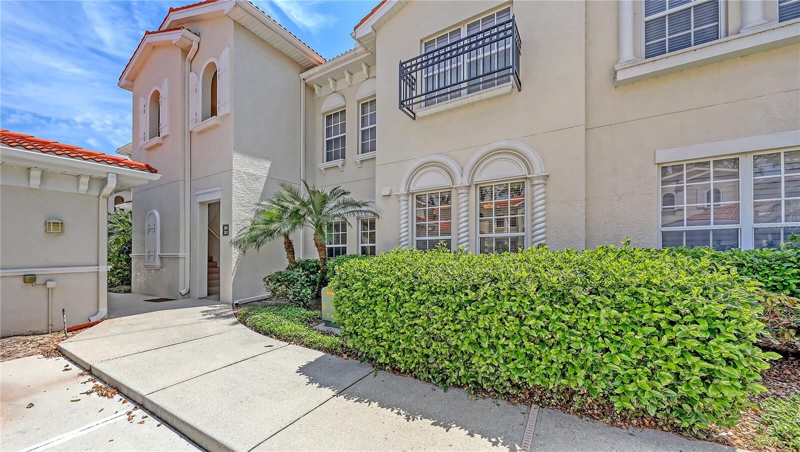 Property Photo:  301 Ravinia Circle 301B2  FL 34292 