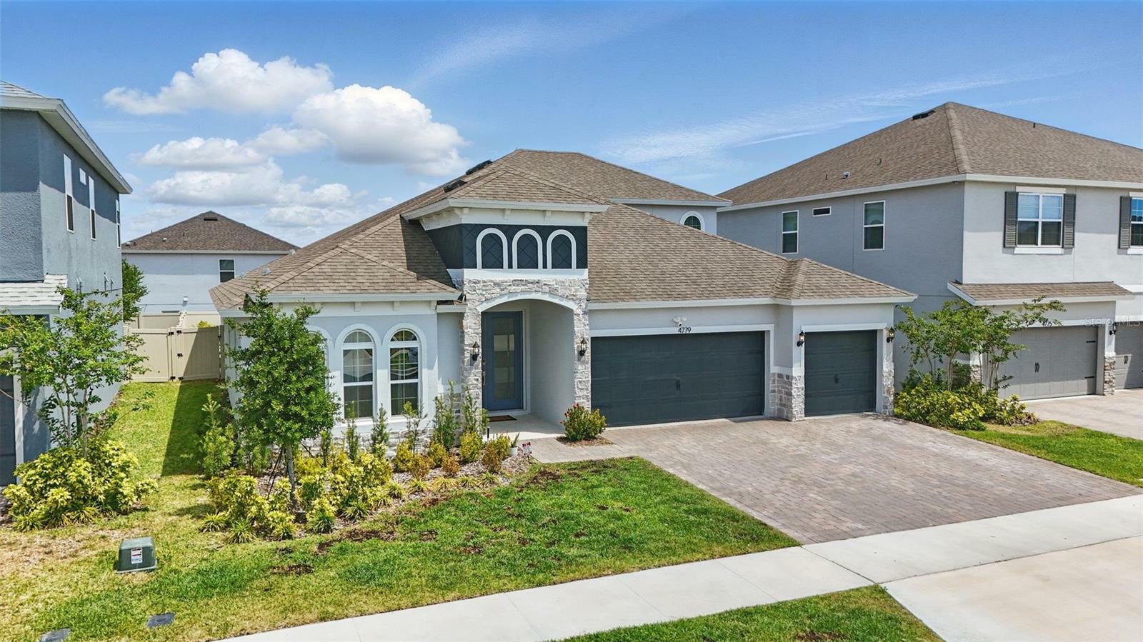 Property Photo: 4779 Cragmere Loop FL 34711