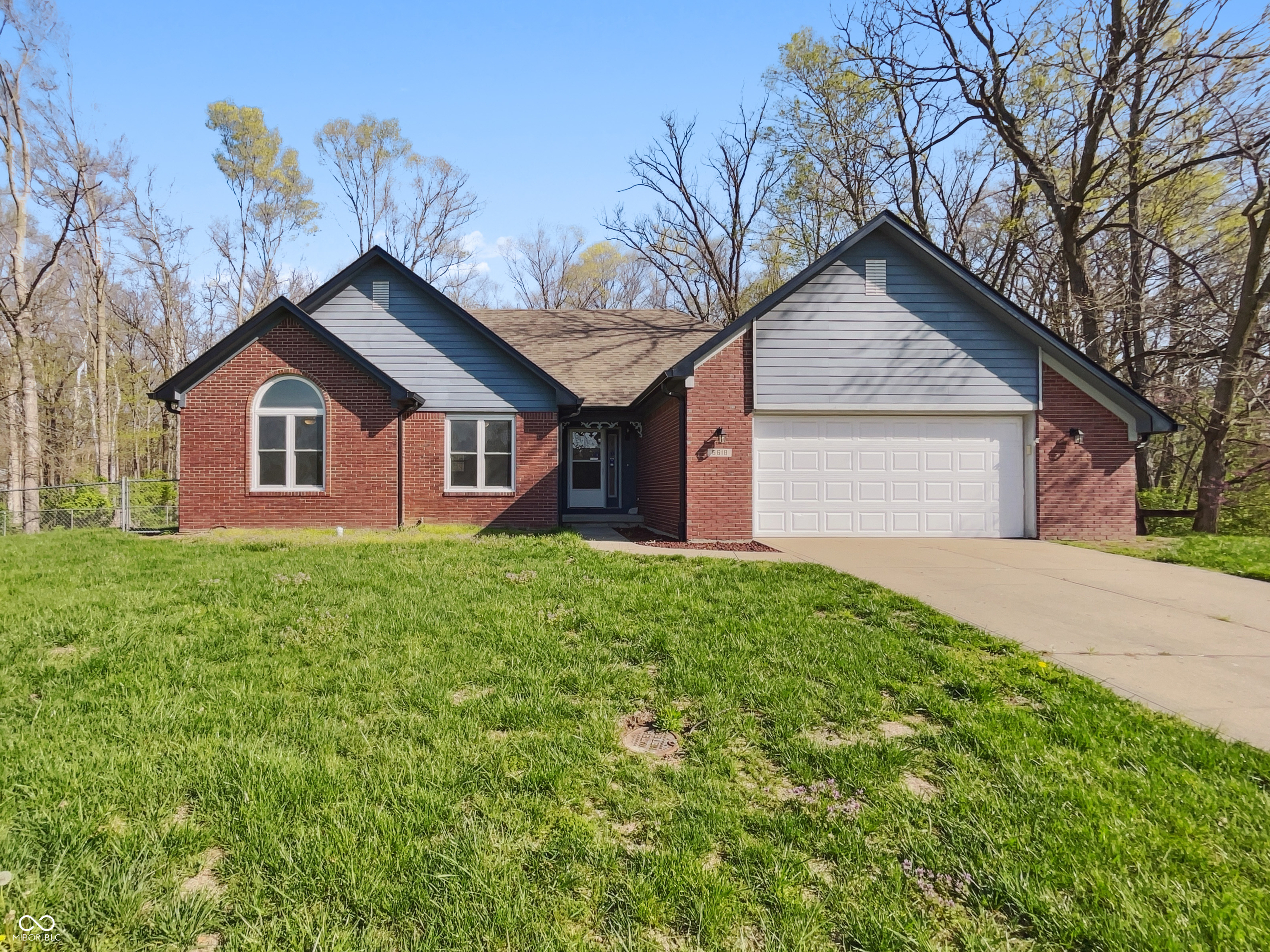 6618 Crystal Springs Drive  Avon IN 46123 photo