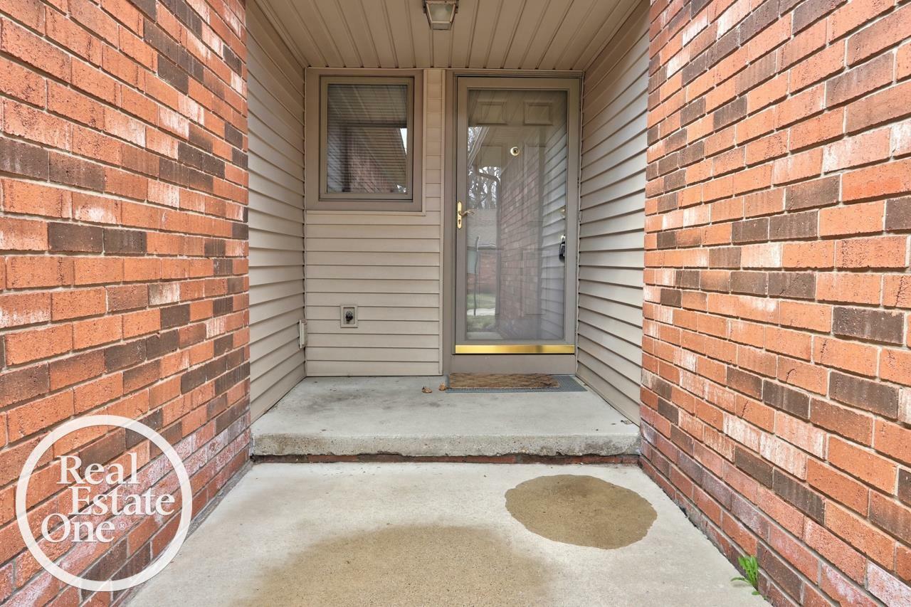 Property Photo: 32401 Stoneybrook Lane MI 48026