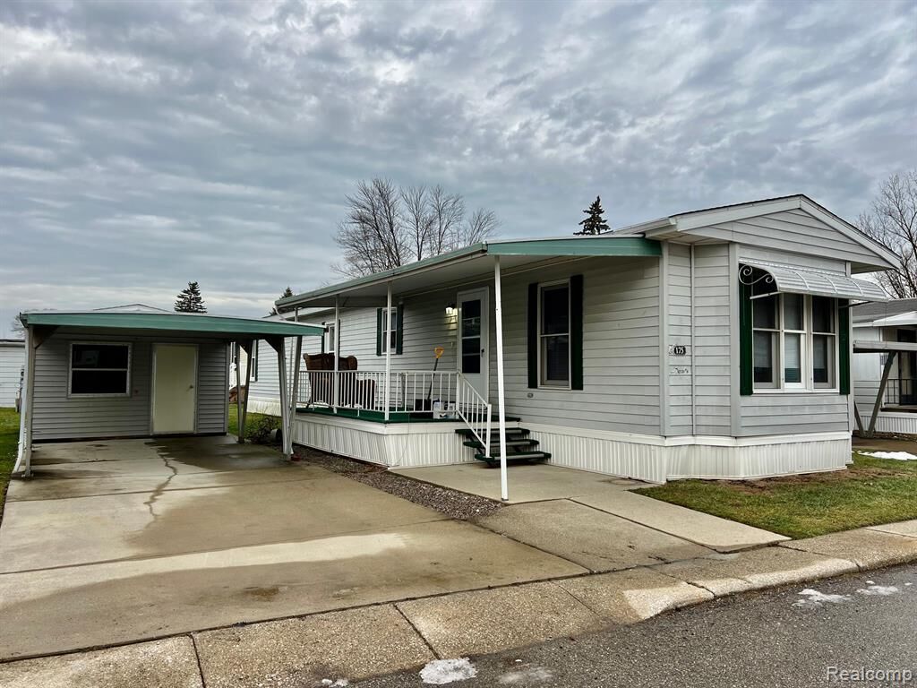 Property Photo: 3333 Ravenswood Rd Lot 175 MI 48040-1102