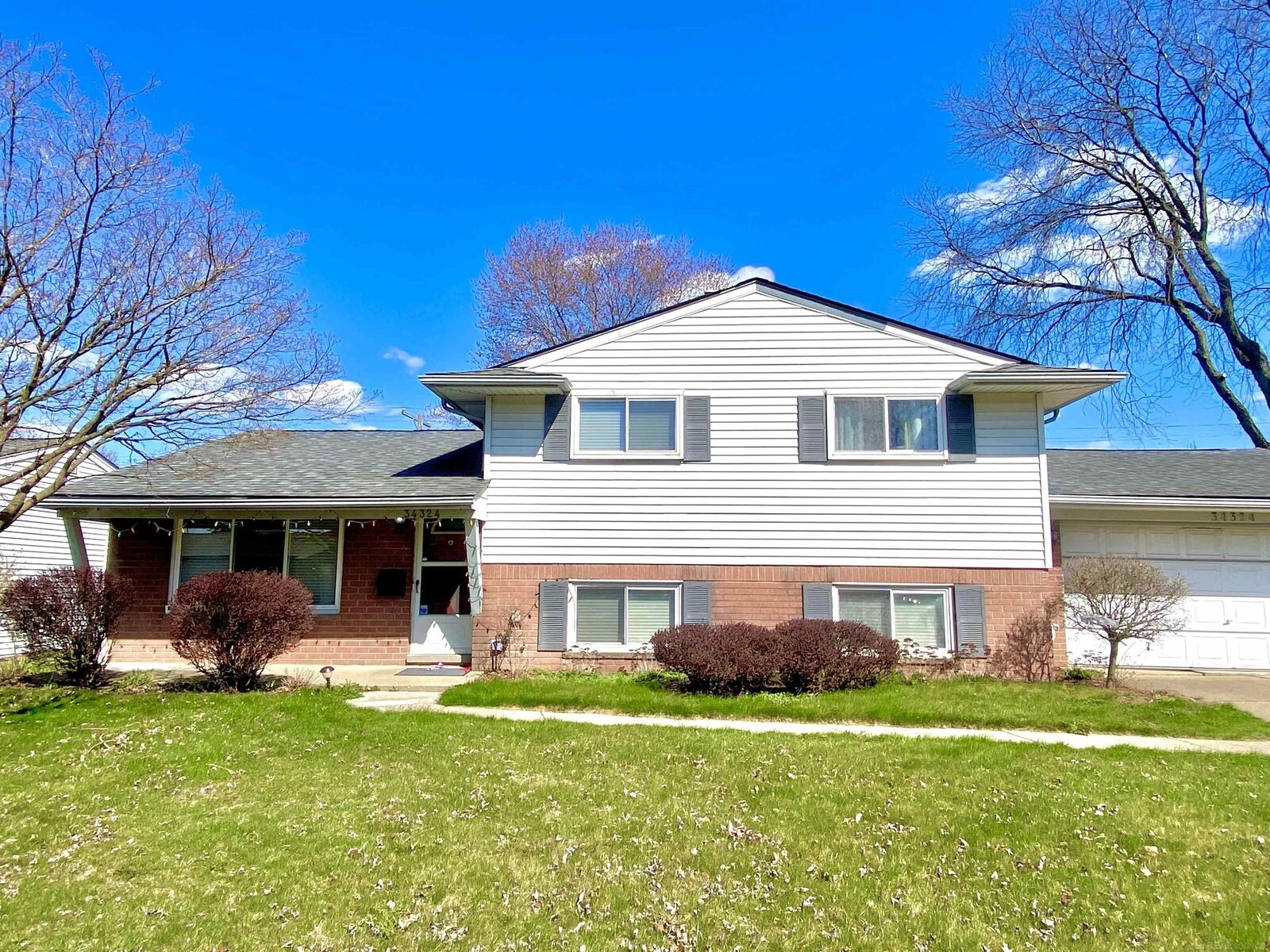 Property Photo:  34324 Chope Place  MI 48035-3320 