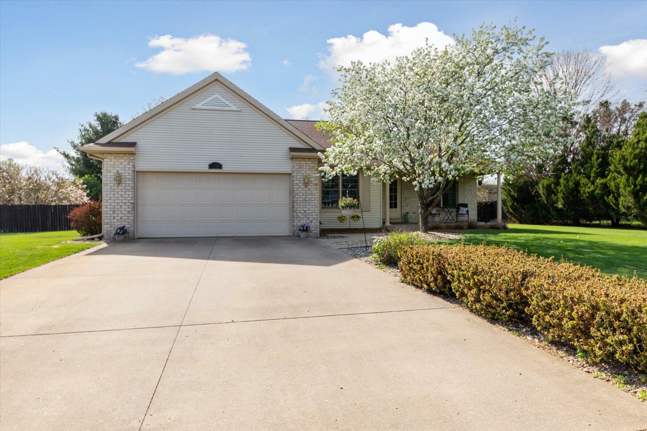 Property Photo: 170 Gull Pointe Drive MI 49037