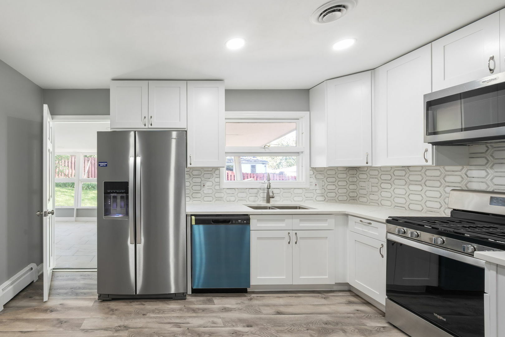Property Photo: 8746 S 81st Court IL 60457