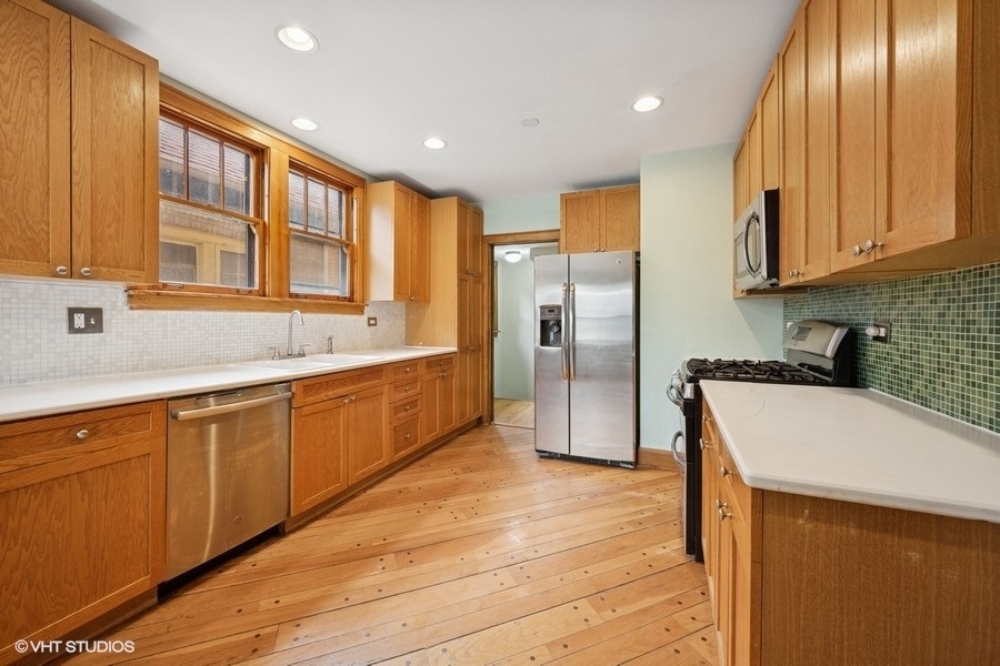 Property Photo: 1105 N Harvey Avenue IL 60302