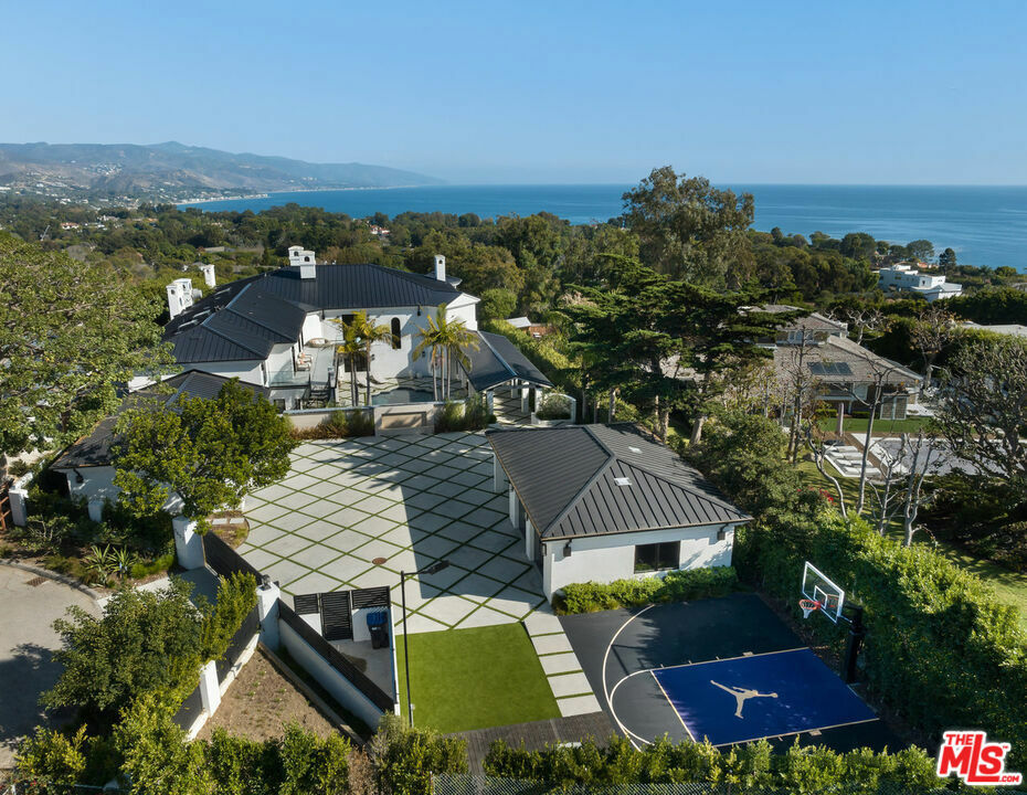 7052 Dume Drive  Malibu CA 90265 photo