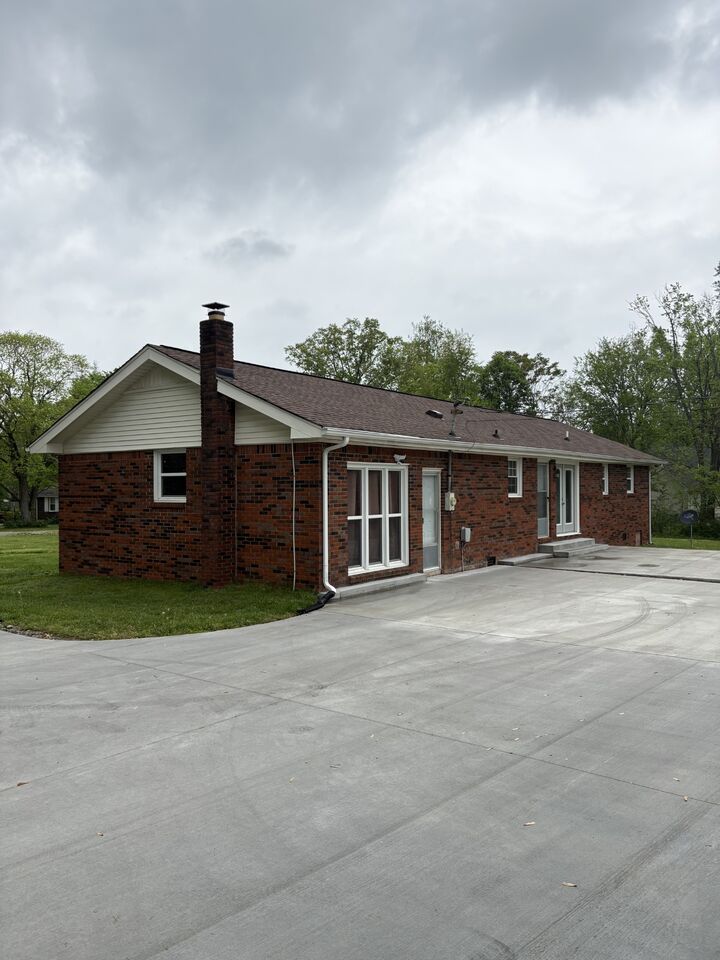 Property Photo: 1400 Dogwood Ln TN 37083