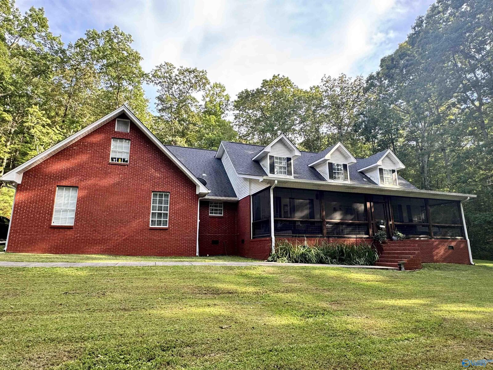 Property Photo: 7668 Owls Hollow Road AL 35901