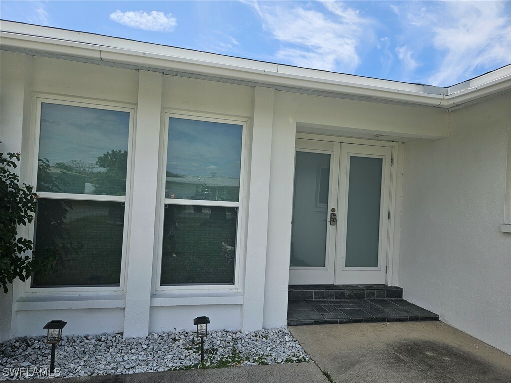 Property Photo: 104 SE 45th Terrace FL 33904