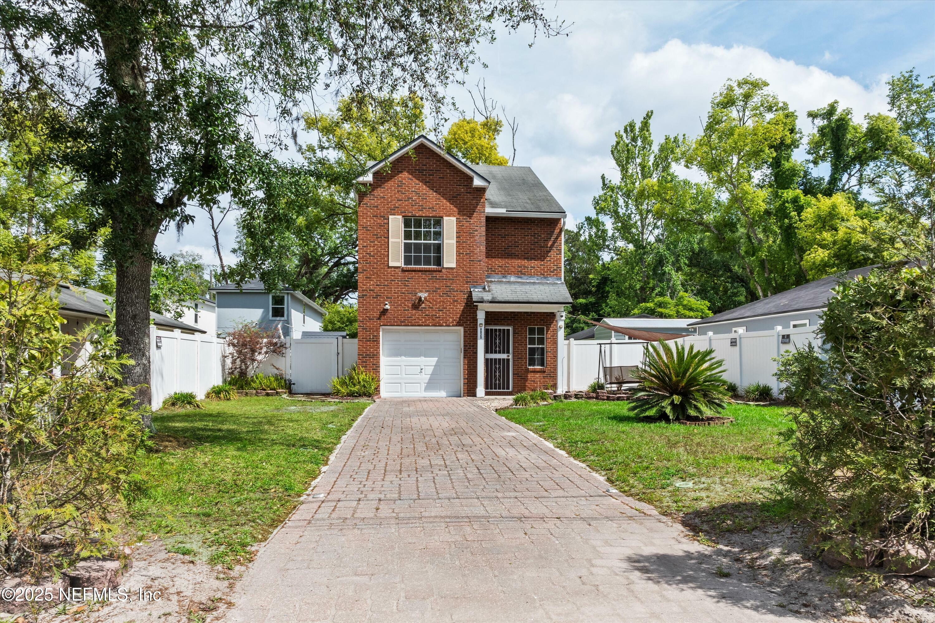 Property Photo: 8925 Cocoa Avenue FL 32211