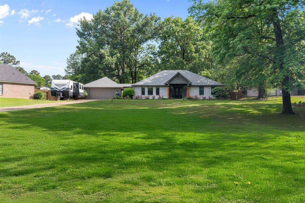Property Photo: 6105 Shadow Wood Drive LA 71107