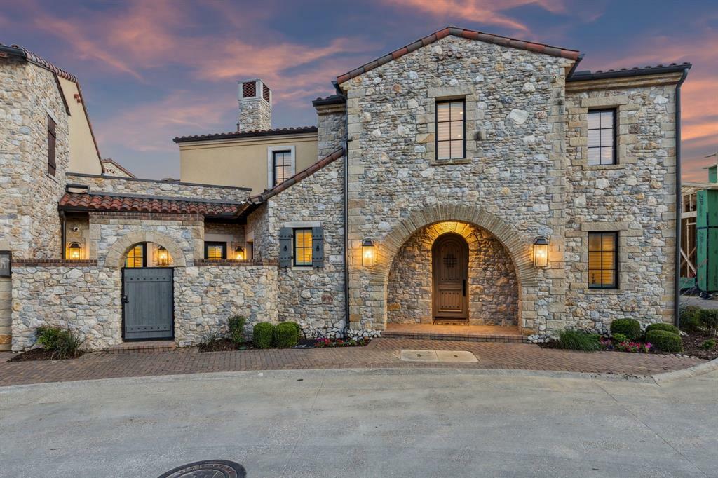 Property Photo: 9 Catalonia Drive TX 76262