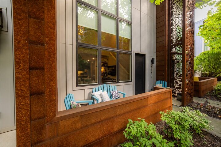 Property Photo: 514 SE Tourmaline Mews AR 72712