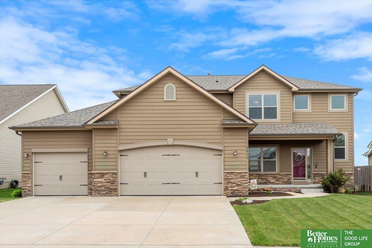 Property Photo: 4602 Brook Circle NE 68133-0000