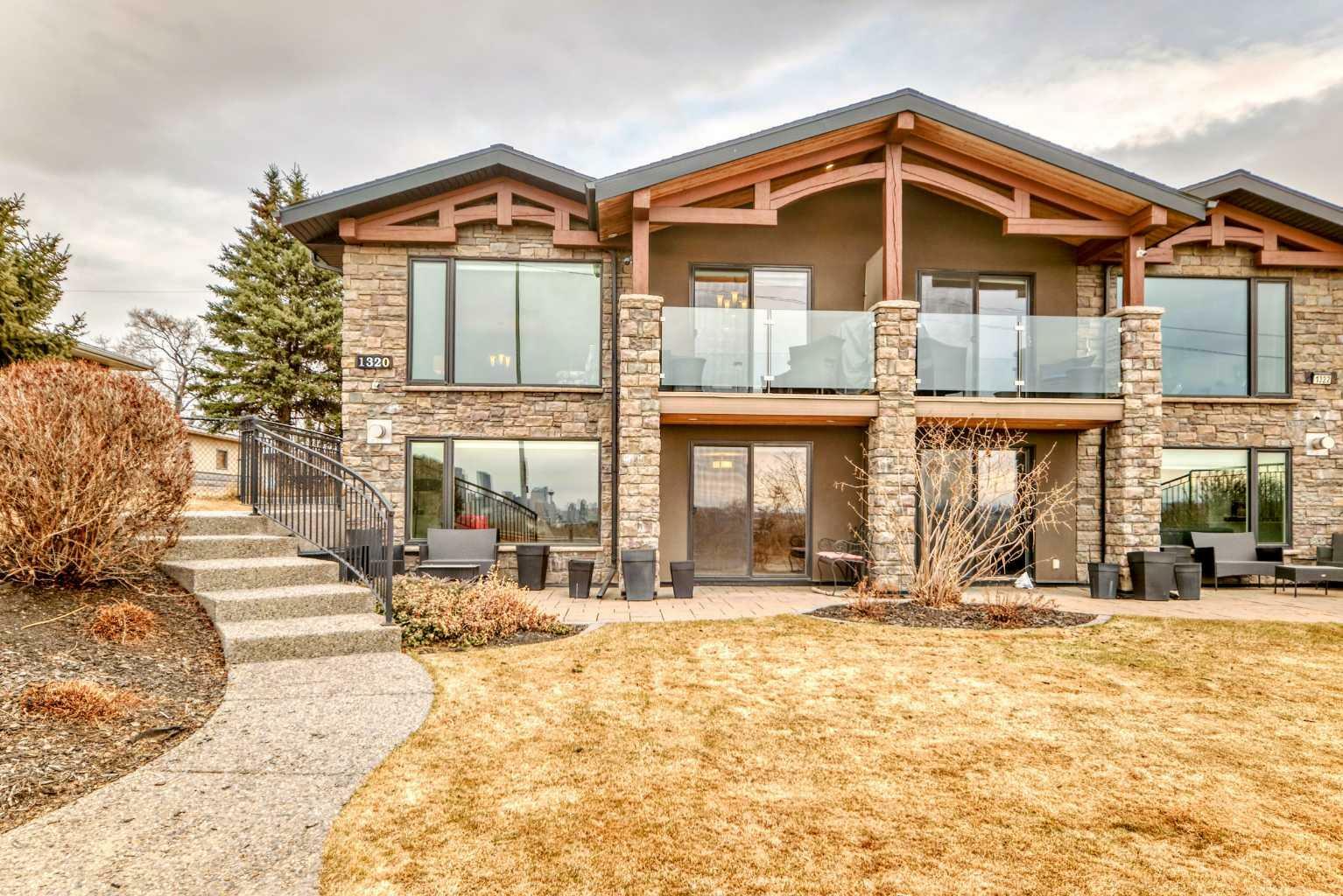 Photo de la propriété:  1320 24 Street SE  AB T2A 0W9 