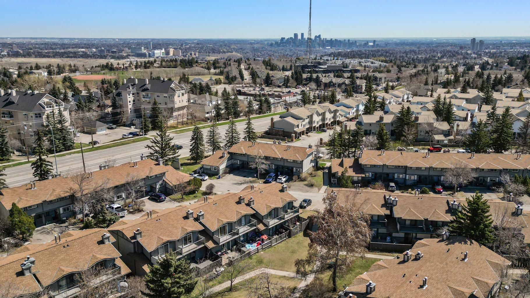 Property Photo: 7172 Coach Hill Road SW 92 AB T3H 1C8