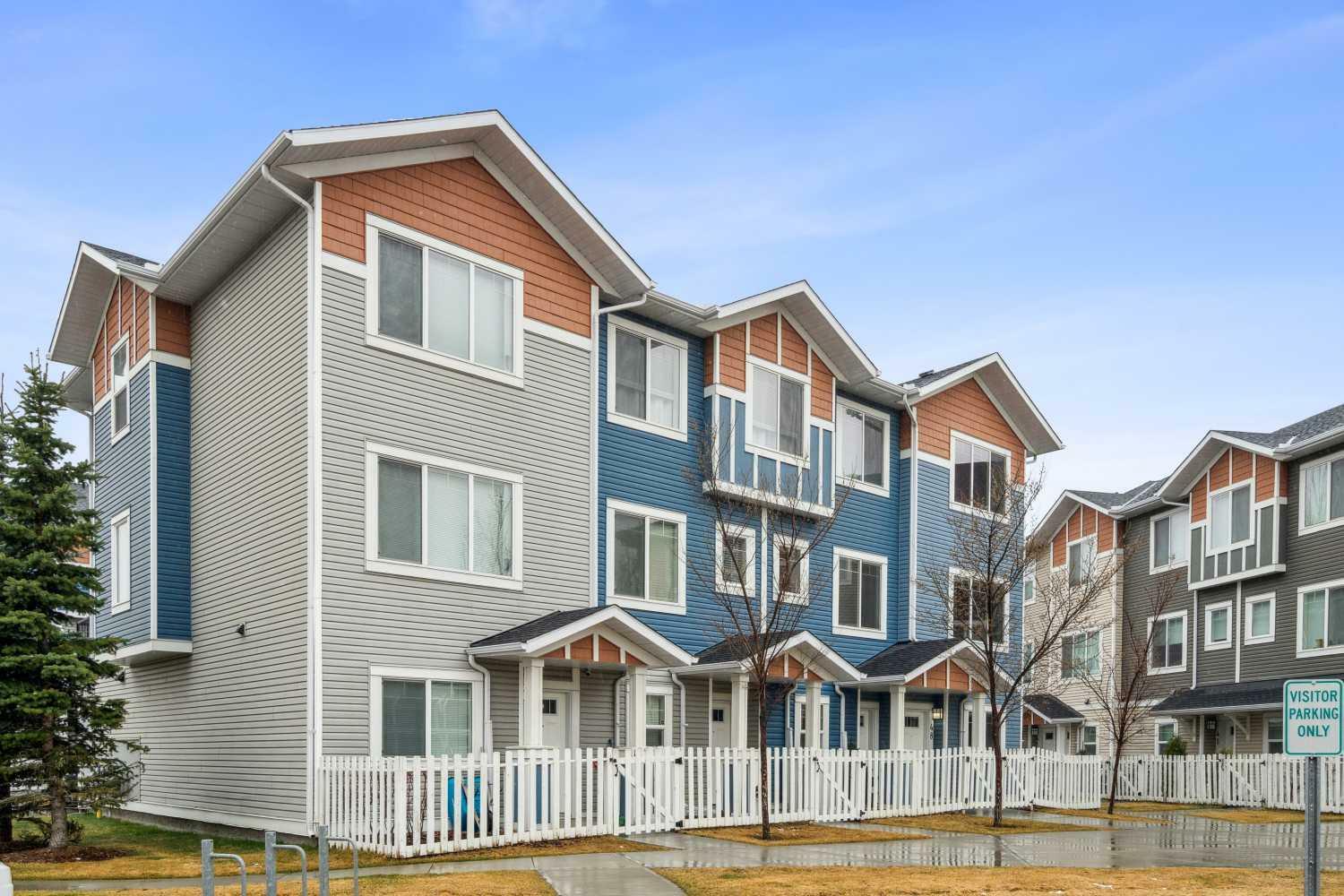 Property Photo: 48 Stonehouse Crescent NW AB T1V 1G1