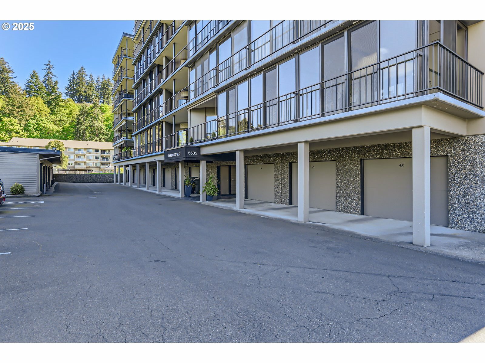 Property Photo: 5535 E Evergreen Blvd 7505 WA 98661