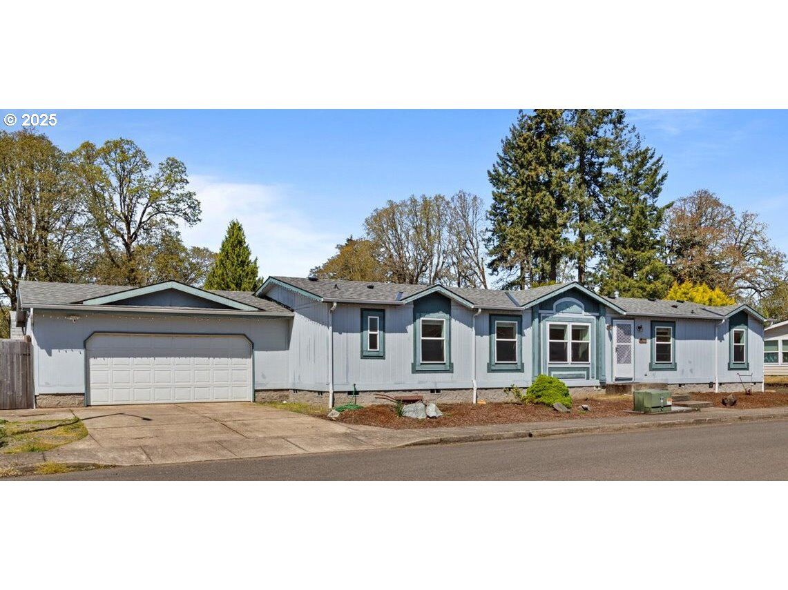 Property Photo:  5177 Mango Ave SE  OR 97317 