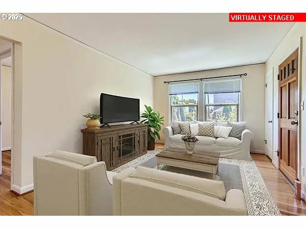 Property Photo: 1411 N Alberta St 1 OR 97035