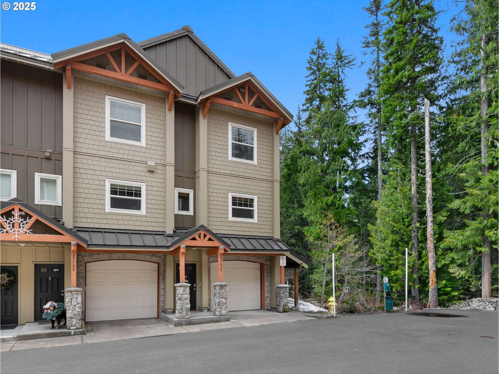 Property Photo:  87698 E Creek Ridge Rd W-106  OR 97028 