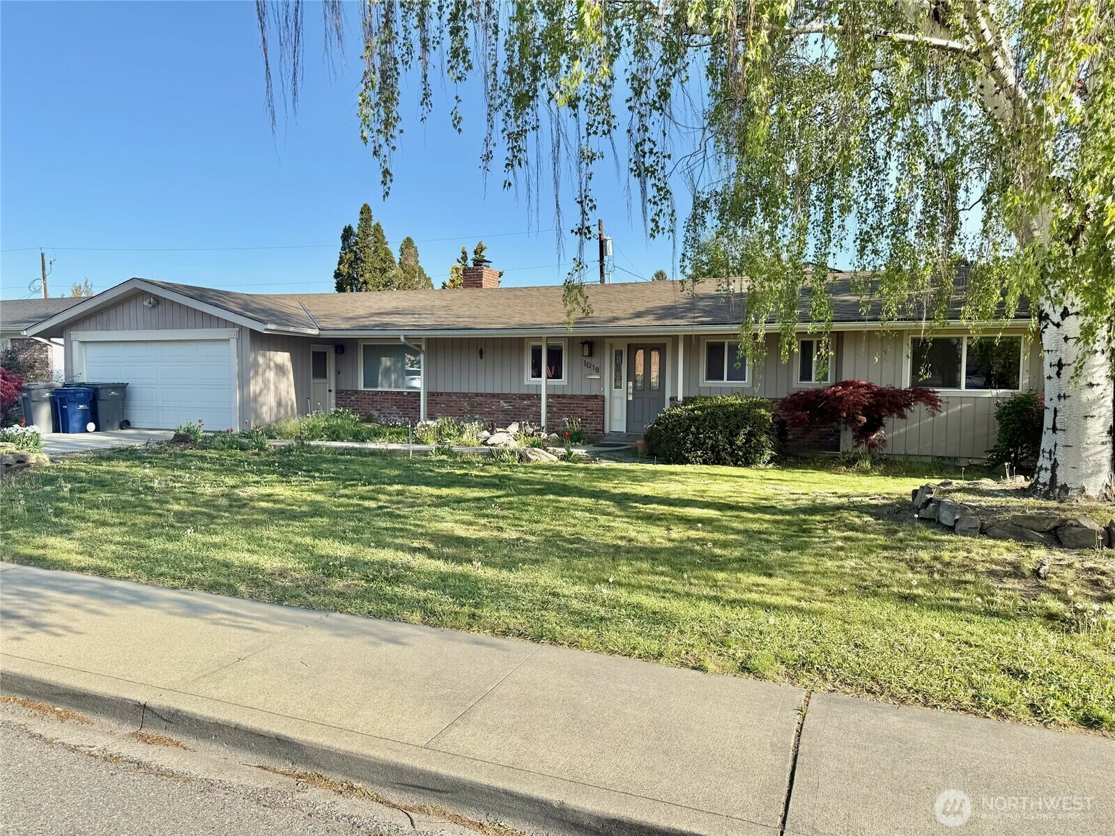 Property Photo: 1018 Idaho Street WA 98801