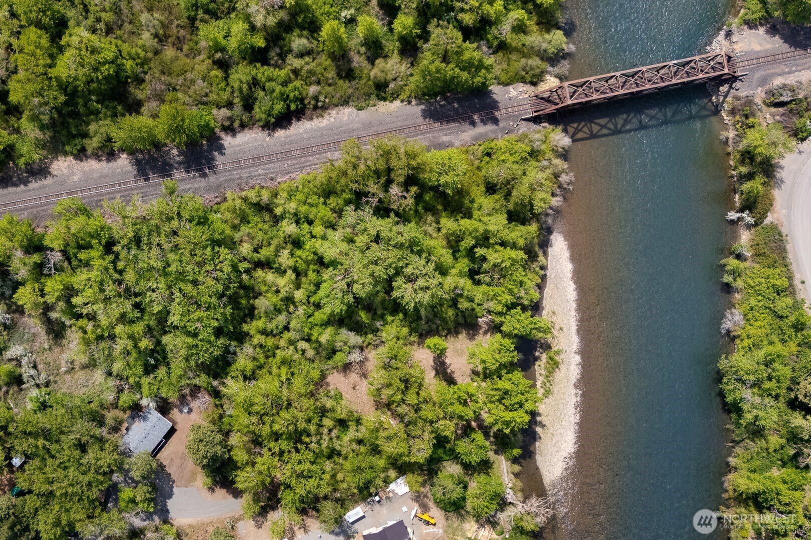 Property Photo: 421 Cottonwood Road WA 98946