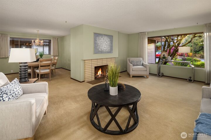 Property Photo:  6806  131st Avenue SE  WA 98006 