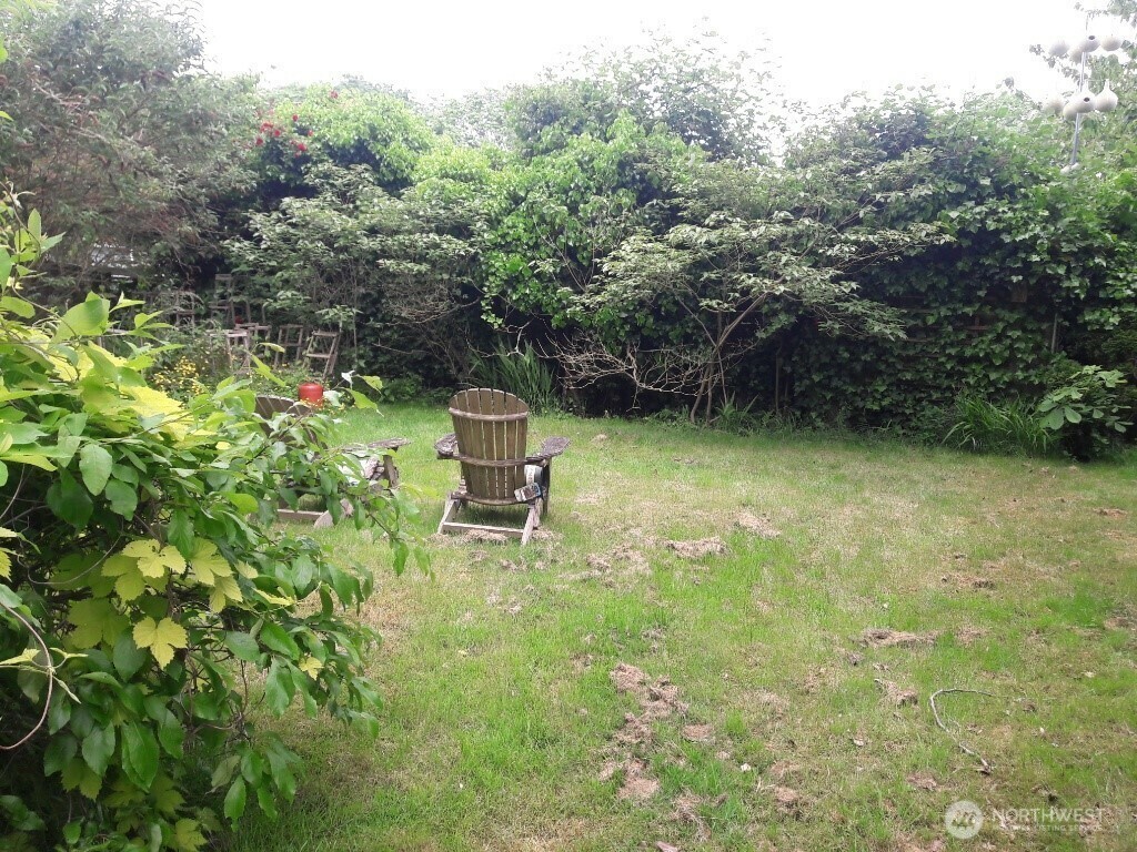 Property Photo: 4052 Burton Place W WA 98199