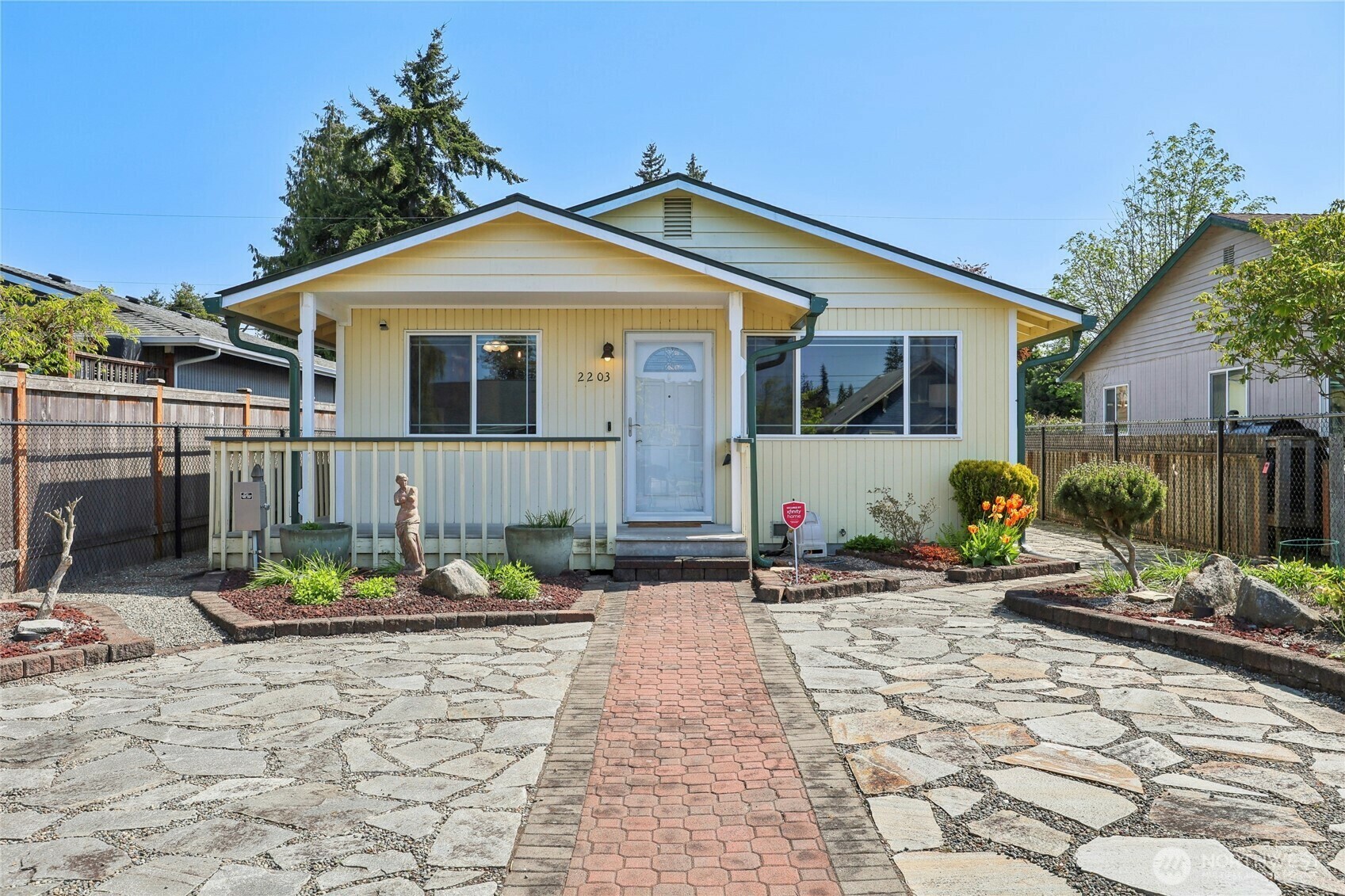 Property Photo: 2203 Chestnut Street WA 98201