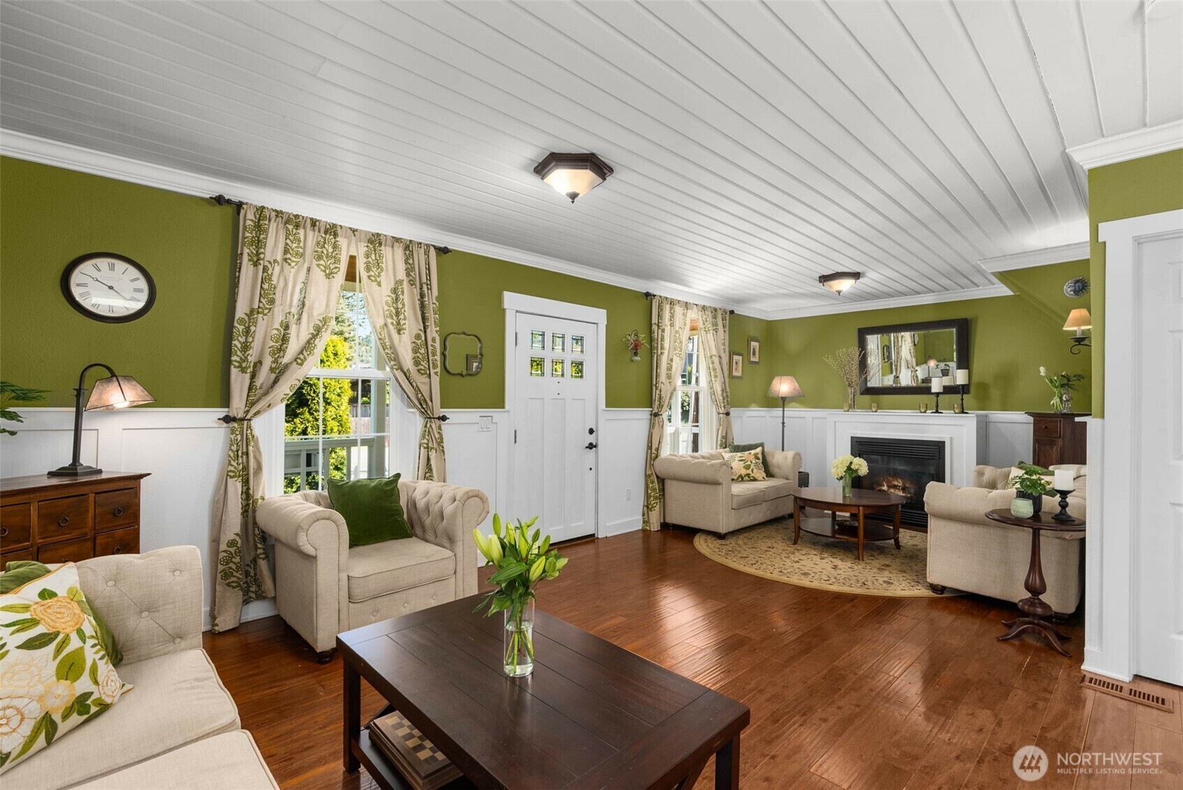 Property Photo: 245 SE Bush Street WA 98027