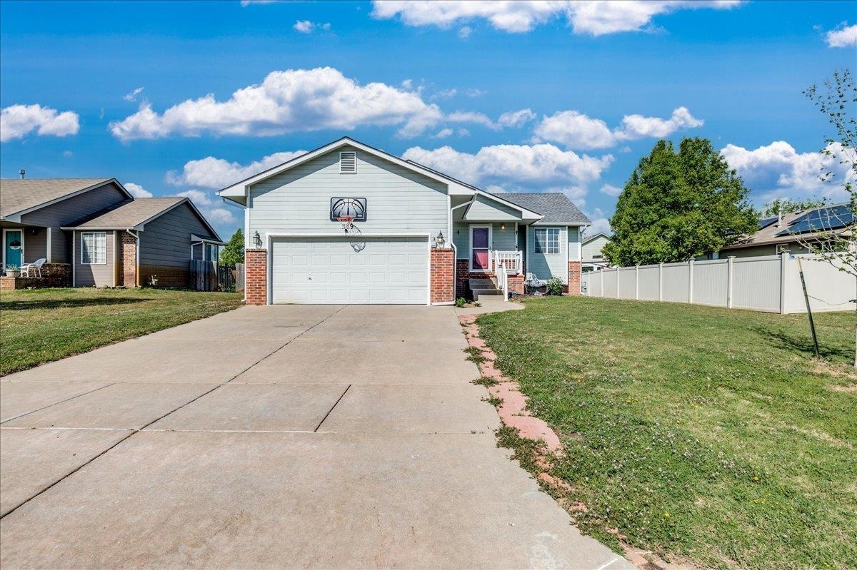 Property Photo: 389 E Riley Ave KS 67060