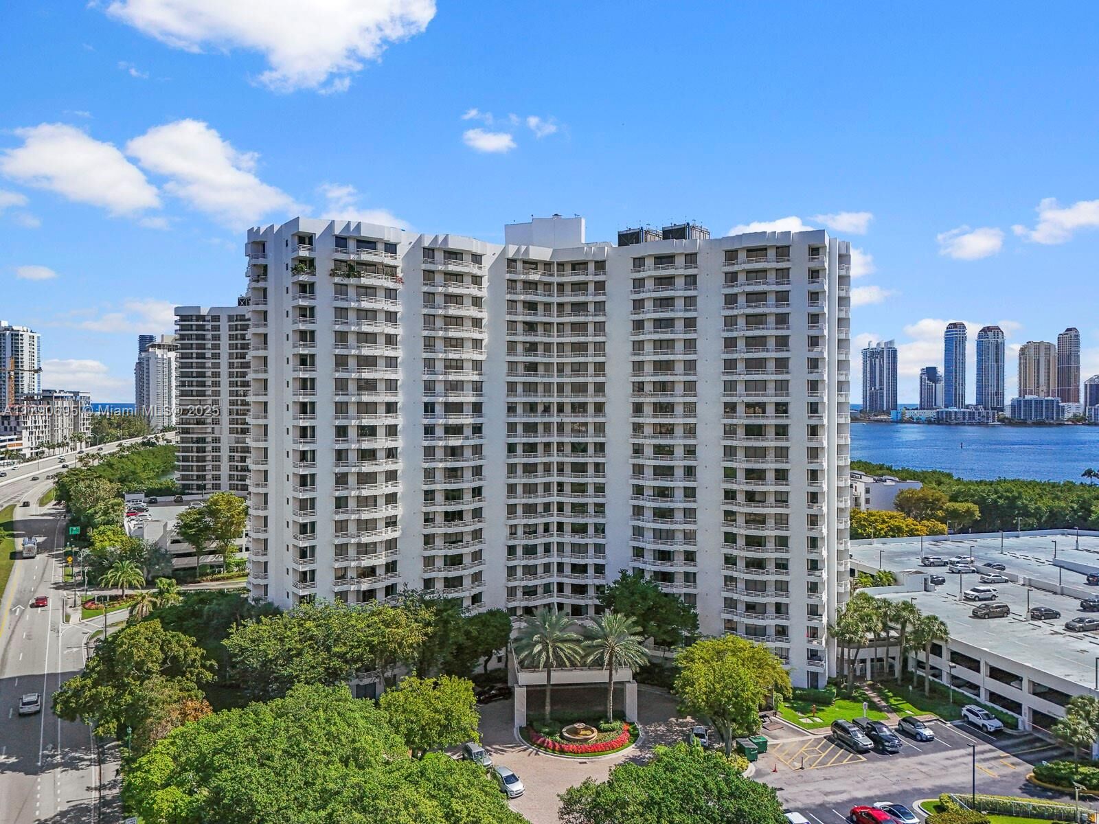 Property Photo:  3300 NE 192nd St 913  FL 33180 